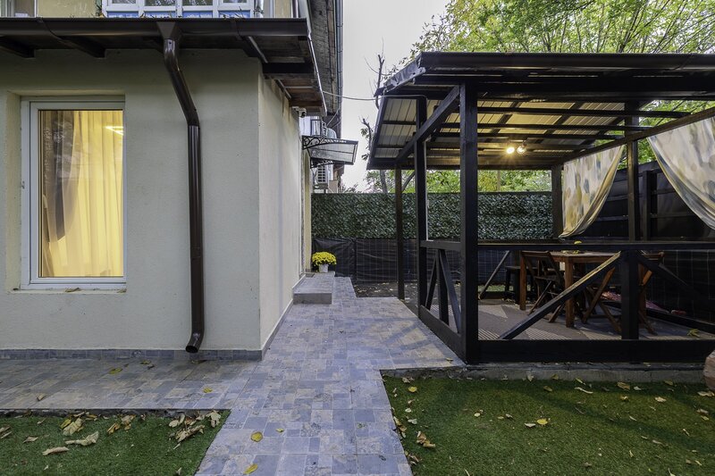 Piata Muncii, Victor Babes